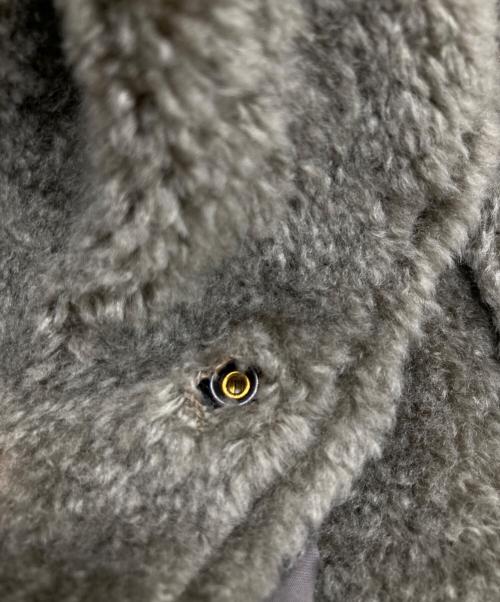 the conspires（ザ コンスパイアーズ）the conspires (ザ コンスパイアーズ) リバーシブルボアコート カーキ×グレー サイズ:Ｓの古着・服飾アイテム