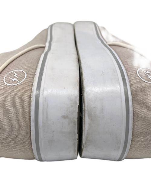 NIKE SB（ナイキエスビー）NIKE SB (ナイキエスビー) FRAGMENT DESIGN (フラグメントデザイン) Zoom Stefan Janoski ローカットスニーカー Wolf Grey/White サイズ:28.5の古着・服飾アイテム