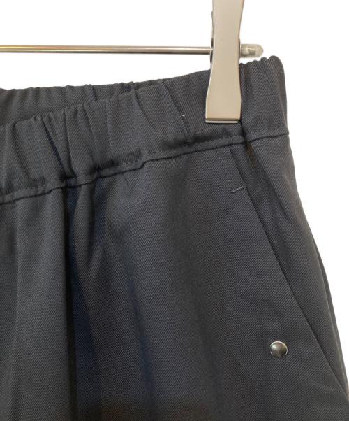 URBAN RESEARCH（アーバンリサーチ）URBAN RESEARCH (アーバンリサーチ) Dad EASY WIDE PANTS ネイビー サイズ:2の古着・服飾アイテム