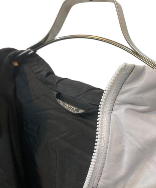 ARC'TERYX（アークテリクス）ARC'TERYX (アークテリクス) BEAMS (ビームス) Wabi-Sabi Atom Hoody グレー サイズ:XXL 未使用品の古着・服飾アイテム