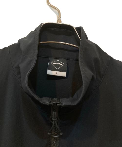 F.C.R.B.（エフシーレアルブリストル）F.C.R.B. (エフシーレアルブリストル) VENTILATION LOGO JACKET/ ベンチレーションロゴジャケット ブラック サイズ:Sの古着・服飾アイテム