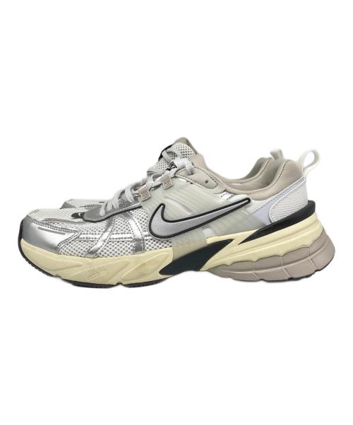 NIKE（ナイキ）NIKE (ナイキ) V2K RUN ローカットスニーカー SUMMIT WHITE/METALLI サイズ:29の古着・服飾アイテム