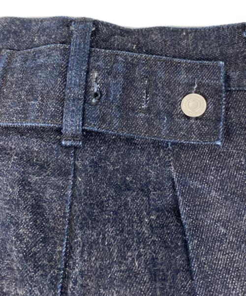 VOAAOV（ヴォアーブ）VOAAOV (ヴォアーブ) デニムタックワイドパンツ インディゴの古着・服飾アイテム