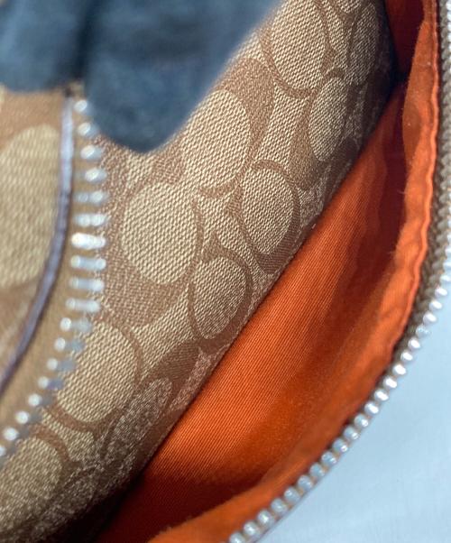 COACH（コーチ）COACH (コーチ) チャーリー ミディアム シグネチャー リュックサック ベージュ×オレンジ サイズ:なしの古着・服飾アイテム