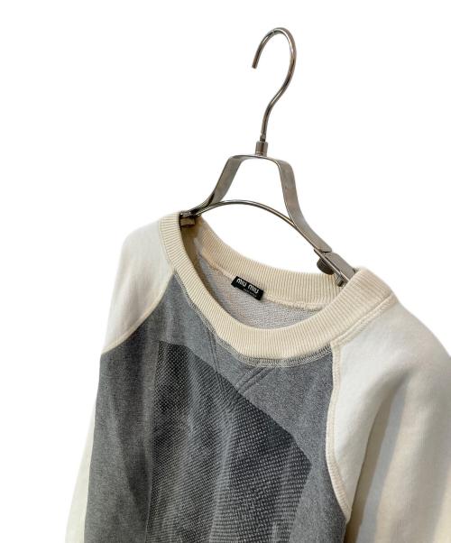 MIU MIU（ミュウミュウ）MIU MIU (ミュウミュウ) 裏パイルラグランスウェット グレー×アイボリー サイズ:XXLの古着・服飾アイテム