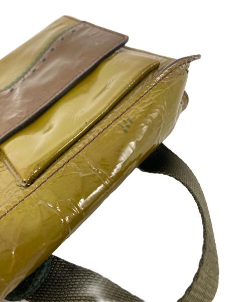 MIU MIU（ミュウミュウ）MIU MIU (ミュウミュウ) エナメルショルダーバッグ オリーブ サイズ:なしの古着・服飾アイテム