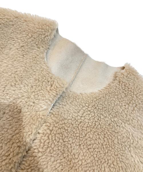 AKTE（アクテ）AKTE (アクテ) リバーシブルボアケープ ベージュ サイズ:Freeの古着・服飾アイテム