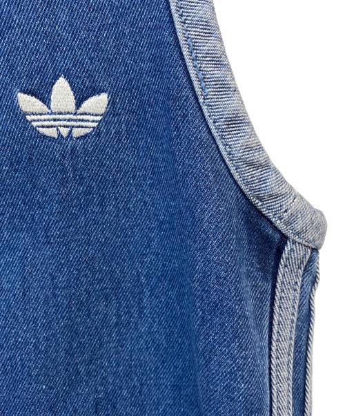adidas（アディダス）adidas (アディダス) デニム スリーストライプス タンクワンピース インディゴ サイズ:XS 未使用品の古着・服飾アイテム