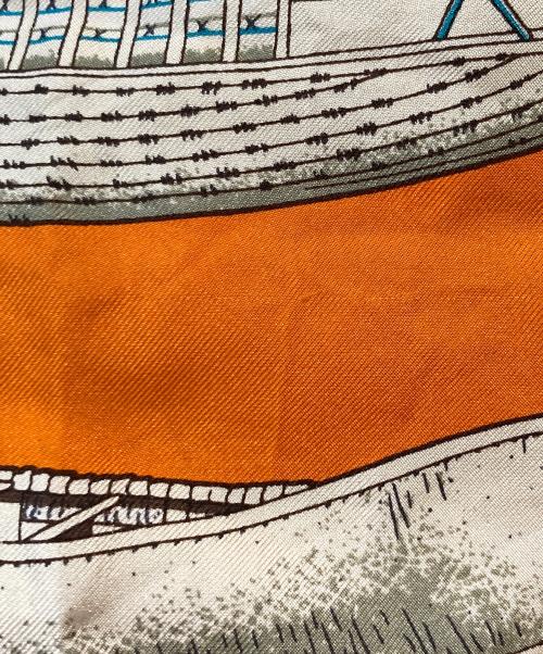 HERMES（エルメス）HERMES (エルメス) 世界の帆船 カレ130 大判シルクスカーフ オレンジの古着・服飾アイテム