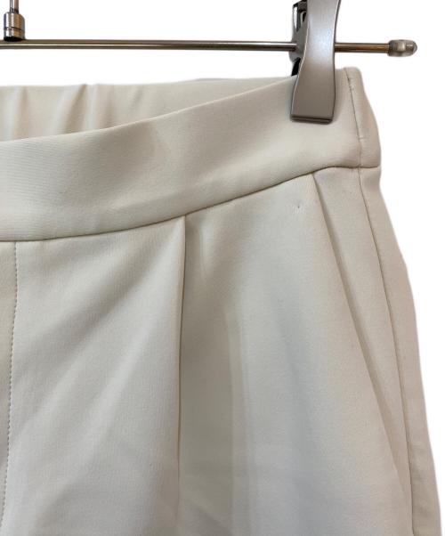 UNITED ARROWS（ユナイテッドアローズ）UNITED ARROWS (ユナイテッドアローズ) SPONGYタックテーパードパンツ アイボリー サイズ:36の古着・服飾アイテム