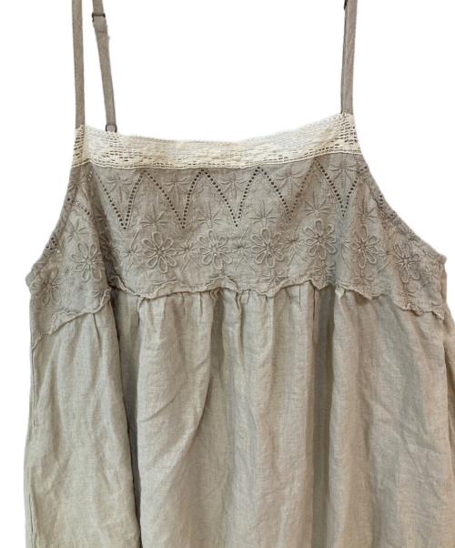 Samansa Mos2（サマンサモスモス）Samansa Mos2 (サマンサモスモス) kazumi (カズミ) コラボキャミソールワンピース アイボリー サイズ:FREEの古着・服飾アイテム