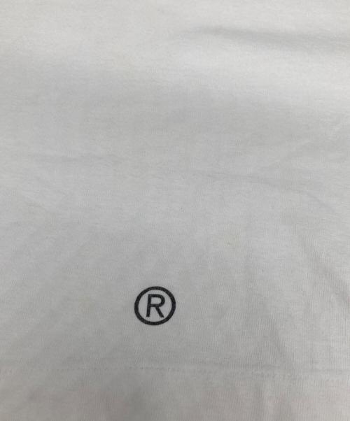 A BATHING APE（アベイシングエイプ）A BATHING APE (アベイシングエイプ) MOUT Exhibition Print Tee ホワイト サイズ:Sの古着・服飾アイテム