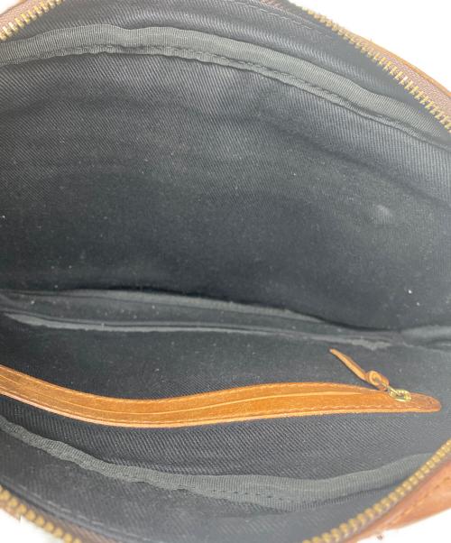 RYU（リュウ）RYU (リュウ) SQUARE BODY BAG レザーボディバッグ ブラウンの古着・服飾アイテム