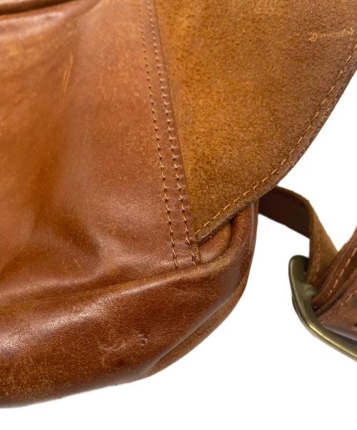 RYU（リュウ）RYU (リュウ) SQUARE BODY BAG レザーボディバッグ ブラウンの古着・服飾アイテム