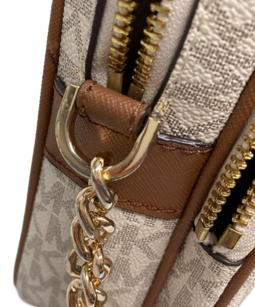 MICHAEL KORS（マイケル・コース）MICHAEL KORS (マイケル・コース) JET SET TRAVEL MD NS CHAIN XBODY /ジェット・セット・トラベル・ミディアム・ノースサウス・チェーン・クロスボディ　バッグ グレー サイズ:なしの古着・服飾アイテム