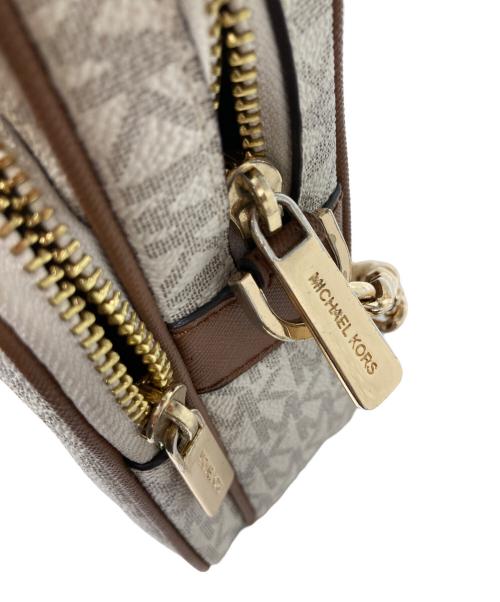 MICHAEL KORS（マイケル・コース）MICHAEL KORS (マイケル・コース) JET SET TRAVEL MD NS CHAIN XBODY /ジェット・セット・トラベル・ミディアム・ノースサウス・チェーン・クロスボディ　バッグ グレー サイズ:なしの古着・服飾アイテム