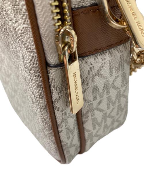 MICHAEL KORS（マイケル・コース）MICHAEL KORS (マイケル・コース) JET SET TRAVEL MD NS CHAIN XBODY /ジェット・セット・トラベル・ミディアム・ノースサウス・チェーン・クロスボディ　バッグ グレー サイズ:なしの古着・服飾アイテム