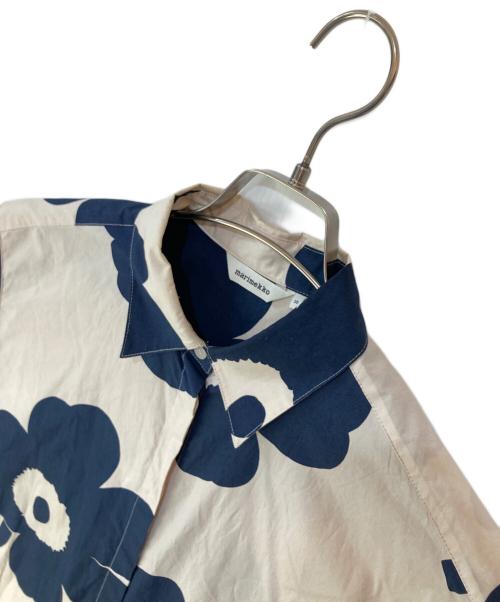 marimekko（マリメッコ）marimekko (マリメッコ) ウニッコ柄ワンピース ベージュ×ネイビー サイズ:38の古着・服飾アイテム