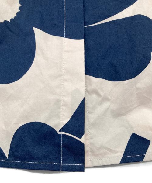 marimekko（マリメッコ）marimekko (マリメッコ) ウニッコ柄ワンピース ベージュ×ネイビー サイズ:38の古着・服飾アイテム