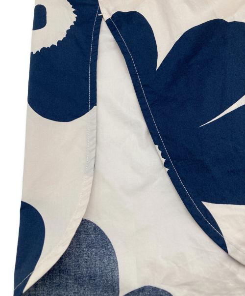 marimekko（マリメッコ）marimekko (マリメッコ) ウニッコ柄ワンピース ベージュ×ネイビー サイズ:38の古着・服飾アイテム