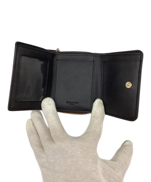 COACH（コーチ）COACH (コーチ) SMALL TRIFOLD WALLET シグネチャー 3つ折り財布 ブラウン サイズ:なしの古着・服飾アイテム