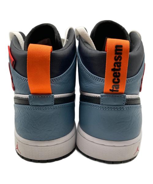 NIKE（ナイキ）AIR JORDAN 1 MID SE FEARLESS APLA　エア ジョーダン ワン ミッド エスイー フィアレス エーピーエルエー /  エアジョーダン 1 ミッド SE フィアレス ミッドカットスニーカーの古着・服飾アイテム