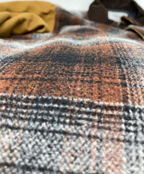 Carhartt WIP（カーハート ワーク イン プログレス）Carhartt WIP (カーハート ワーク イン プログレス) Highland Jacket ベージュ サイズ:Mの古着・服飾アイテム