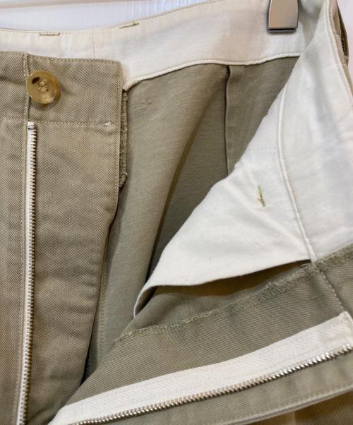 AURALEE（オーラリー）AURALEE (オーラリー) 17AW WASHED FINX CHINO WIDE TUCK PANTS ベージュの古着・服飾アイテム