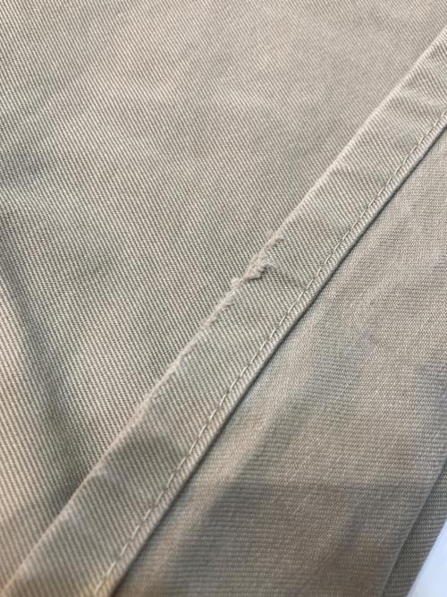 AURALEE（オーラリー）AURALEE (オーラリー) 17AW WASHED FINX CHINO WIDE TUCK PANTS ベージュの古着・服飾アイテム