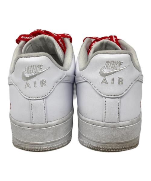 NIKE（ナイキ）NIKE (ナイキ) SUPREME (シュプリーム) AIR FORCE 1 LOW/SUPREME ローカットスニーカー WHITE/WHITE サイズ:25.5の古着・服飾アイテム