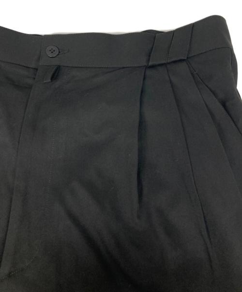 GIANNI VERSACE（ジャンニ・ヴェルサーチ）GIANNI VERSACE (ジャンニ・ヴェルサーチ) メデューサボタン セットアップスーツ ブラック サイズ:52の古着・服飾アイテム