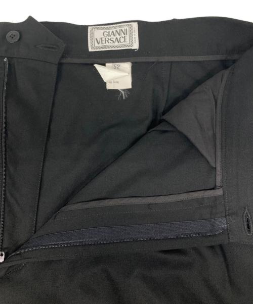 GIANNI VERSACE（ジャンニ・ヴェルサーチ）GIANNI VERSACE (ジャンニ・ヴェルサーチ) メデューサボタン セットアップスーツ ブラック サイズ:52の古着・服飾アイテム