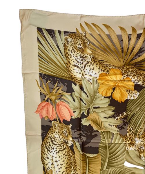 Salvatore Ferragamo（サルヴァトーレ フェラガモ）Salvatore Ferragamo (サルヴァトーレ フェラガモ) ヒョウ柄 シルクスカーフ ベージュの古着・服飾アイテム