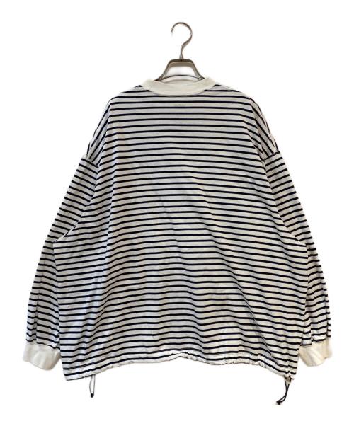 is-ness（イズネス）is-ness (イズネス) BALLOON STRIPES LONG SLEEVE T SHIRT ホワイト サイズ:Mの古着・服飾アイテム