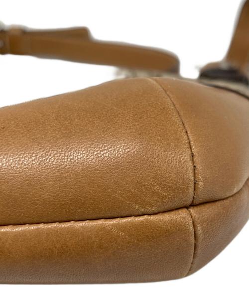 COACH（コーチ）COACH (コーチ) シグネチャーショルダーバッグ ベージュの古着・服飾アイテム