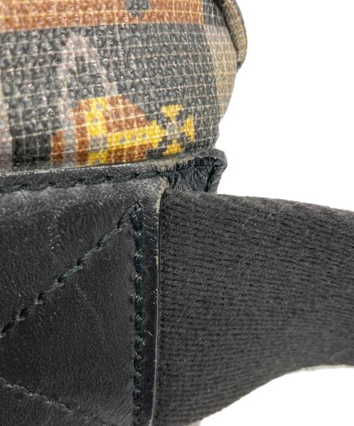 Vivienne Westwood（ヴィヴィアンウエストウッド）Vivienne Westwood (ヴィヴィアンウエストウッド) オーブ柄ボディバッグ ベージュの古着・服飾アイテム