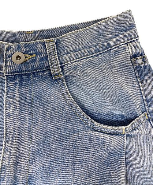 FRAY ID（フレイ アイディー）FRAY ID (フレイ アイディー) タックデザインワイドデニムパンツ ブルーの古着・服飾アイテム