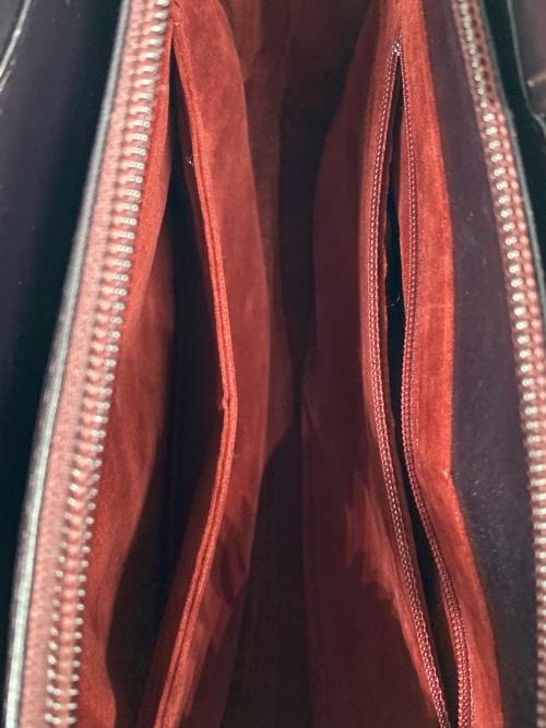 JRA（ジェーアールエー）JRA (ジェーアールエー) エキゾチックレザークロコ調ハンドバッグ バーガンディーの古着・服飾アイテム