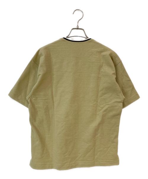 FRED PERRY（フレッドペリー）FRED PERRY (フレッドペリー) Vネックカットソー ベージュ サイズ:Lの古着・服飾アイテム