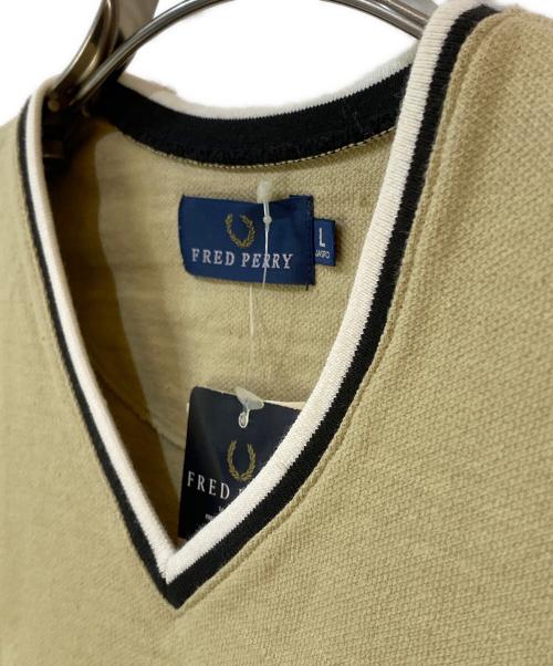 FRED PERRY（フレッドペリー）FRED PERRY (フレッドペリー) Vネックカットソー ベージュ サイズ:Lの古着・服飾アイテム