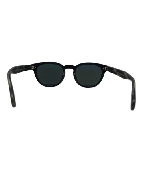 OLIVER PEOPLES（オリバーピープルズ）OLIVER PEOPLES (オリバーピープルズ) Sheldrake Sun ボストンウェリントン型サングラス Semi Matte Black/Ebonywood サイズ:47□22 145の古着・服飾アイテム