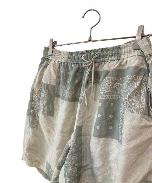 KITH（キス）KITH (キス) Silk Lyocell Bandana Cedar Short グリーン サイズ:Mの古着・服飾アイテム