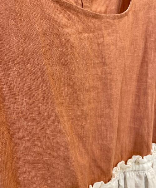 Samansa Mos2（サマンサモスモス）Samansa Mos2 (サマンサモスモス) 立川限定エプロン刺繍ワンピース レッド×ホワイト サイズ:Ｆreeの古着・服飾アイテム