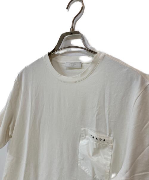 PRADA（プラダ）PRADA (プラダ) ラバーロゴナイロン切替 ポケットTシャツ ホワイト サイズ:Mの古着・服飾アイテム