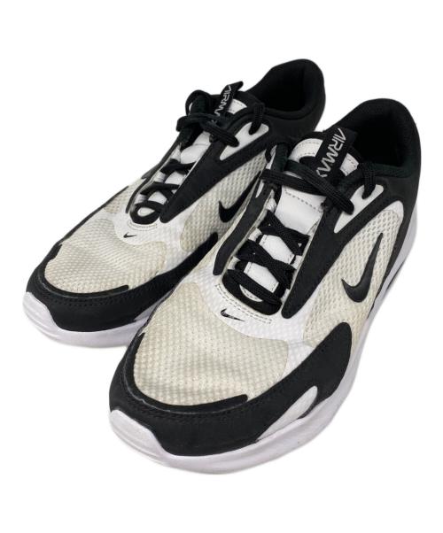 NIKE（ナイキ）NIKE (ナイキ) ローカットスニーカー ホワイト×ブラック サイズ: 25.5cmの古着・服飾アイテム