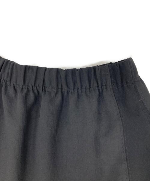 UNITED ARROWS & SONS（ユナイテッドアローズ アンド サンズ）UNITED ARROWS & SONS (ユナイテッドアローズ アンド サンズ) DAISUKE OBANA (ダイスケ オバナ) Ⅰ LINE SKIRT ブラック サイズ:M 未使用品の古着・服飾アイテム