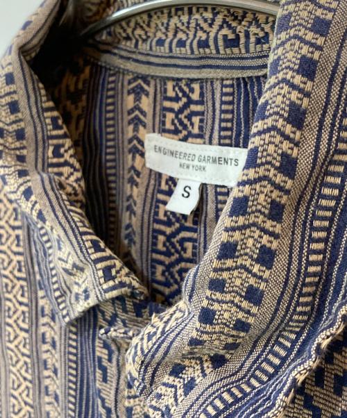Engineered Garments（エンジニアド ガーメンツ）Engineered Garments (エンジニアド ガーメンツ) Camp Shirt - Multi St. Jacquard Khaki / Navy サイズ:Ｓの古着・服飾アイテム