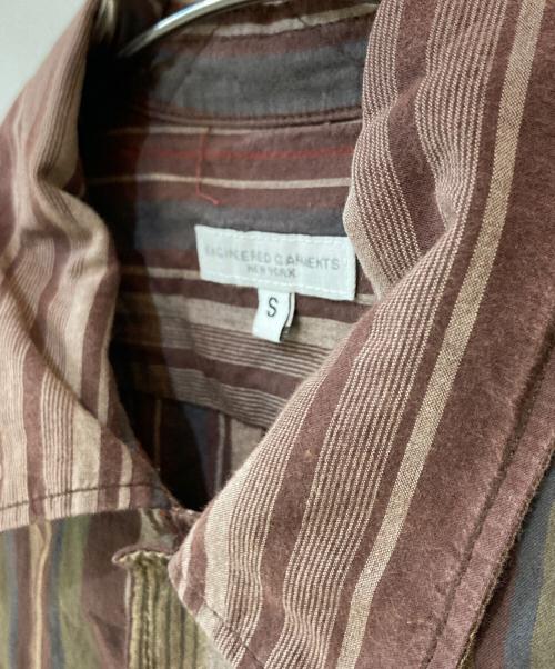 Engineered Garments（エンジニアド ガーメンツ）Engineered Garments (エンジニアド ガーメンツ) Camp Shirt - Cotton Variegated Stripe ブラウン サイズ:Ｓの古着・服飾アイテム