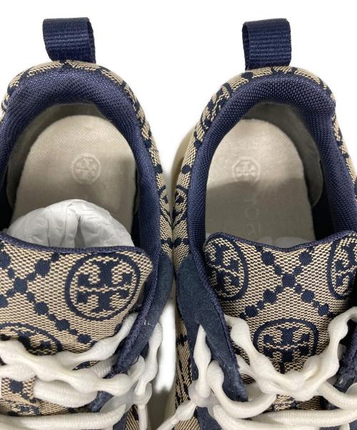 TORY BURCH（トリーバーチ）TORY BURCH (トリーバーチ) グッドラックトレーナーモノグラム ローカットスニーカー ネイビー サイズ:7 1/2Mの古着・服飾アイテム
