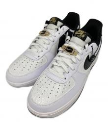 NIKE（ナイキ）の古着「AIR FORCE 1 07 LV8 EMB "World Champ ローカットスニーカー」｜WHITE/BLACK/GOLD